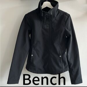 Bench Women's Black Jacket in good condition 👍🛍️